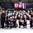 KAMLOOPS, C.-B. – 4 AVRIL : Les joueuses et le personnel célèbrent leur victoire de 1-0 en prolongation contre le Canada au Championnat mondial de hockey sur glace féminin 2016 de l’IIHF. (Photo par André Ringuette/HHOF-IIHF Images) 